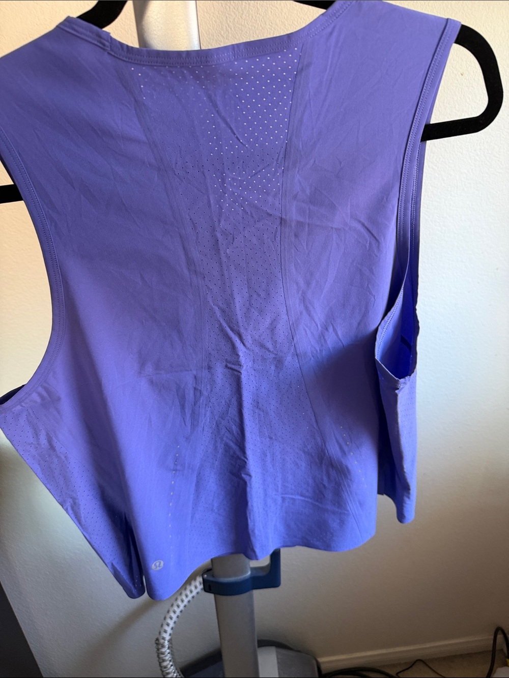 lululemon athletica Perforated Lavender Performance Tank, waist length - Picture 3 of 5